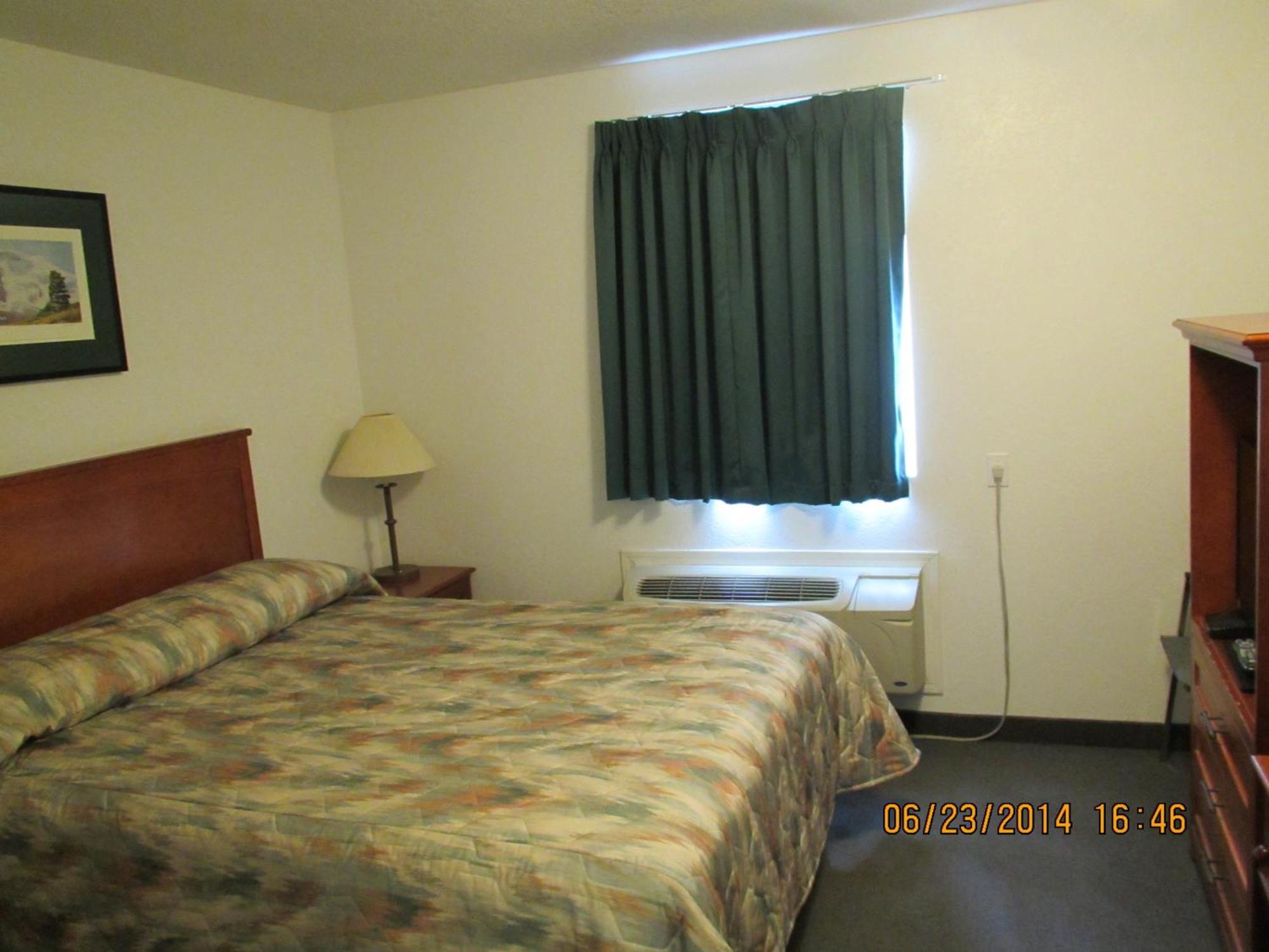 Lazy J Motel 3*