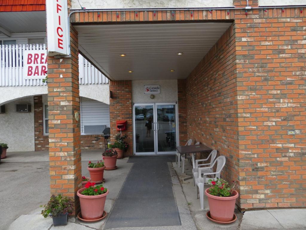 Lazy J Motel 3*
